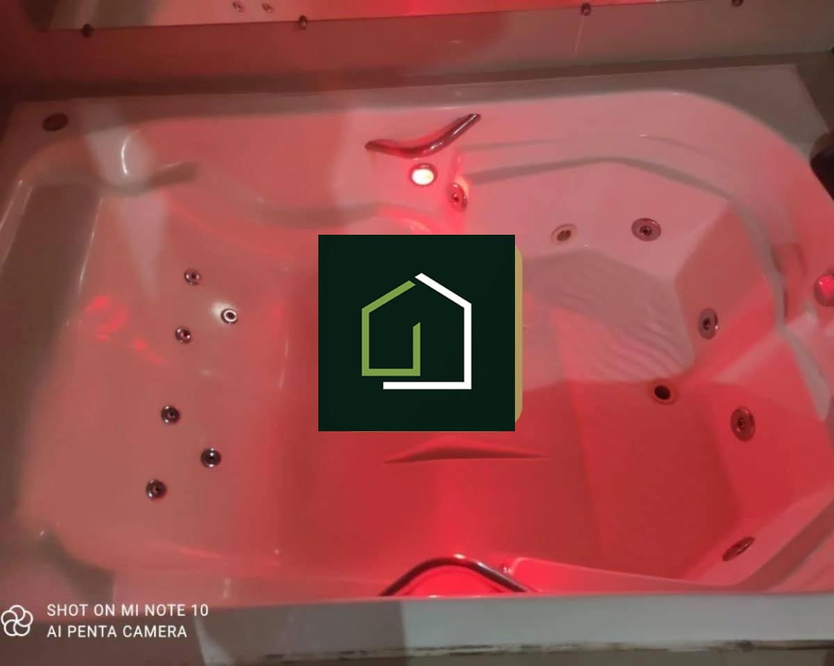 2727430643-watermarked