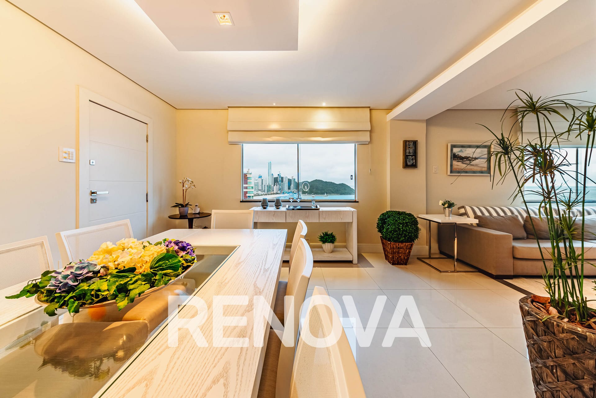A_LIVING_6263
